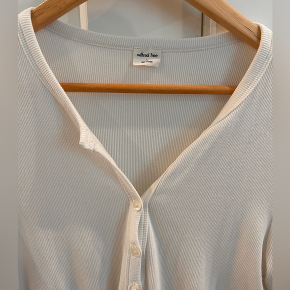 Aritzia, Wilfred Free long sleeve henley - Picture 5 of 5